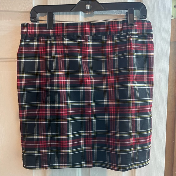 Large fashion nova holiday mini skirt - Picture 2 of 3